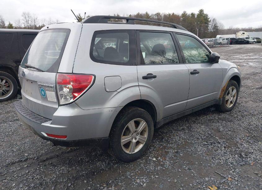 Photo 4 of 2013 Subaru Forester 2.5X (VIN JF2SHABC7DH446024)
