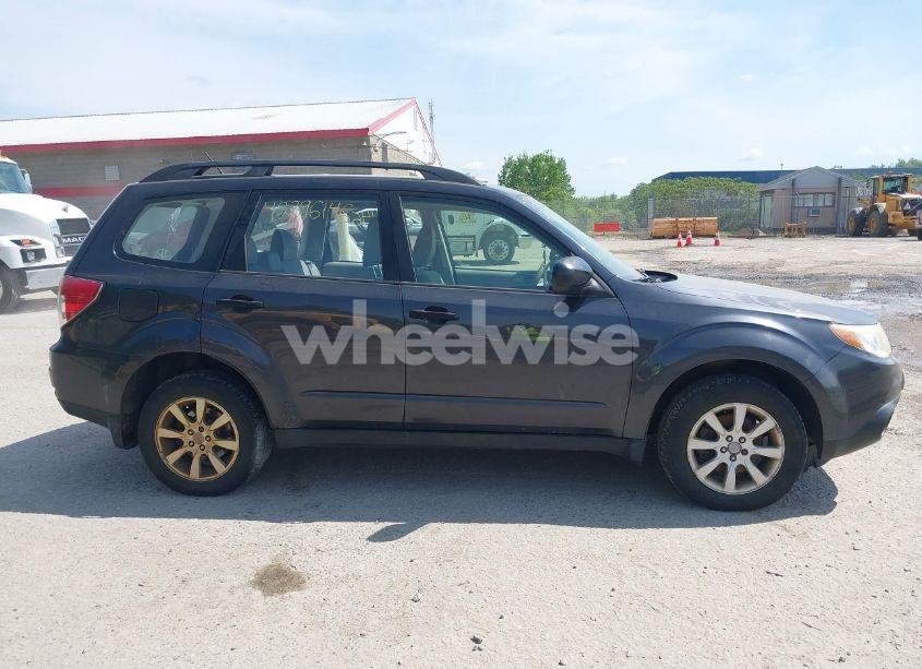 Photo 14 of 2013 Subaru Forester 2.5X (VIN JF2SHABC8DG409179)