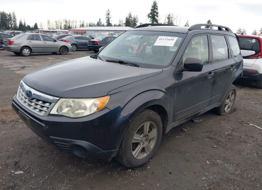 Photo 2 of 2013 Subaru Forester 2.5X (VIN JF2SHABC8DH434948)