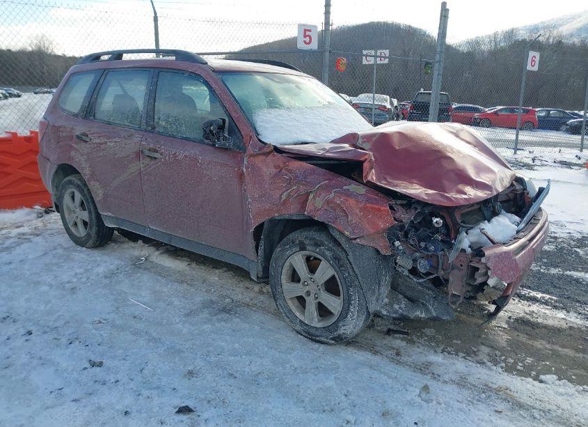 2011 Subaru Forester 2.5X (VIN JF2SHABC9BH738528) main photo