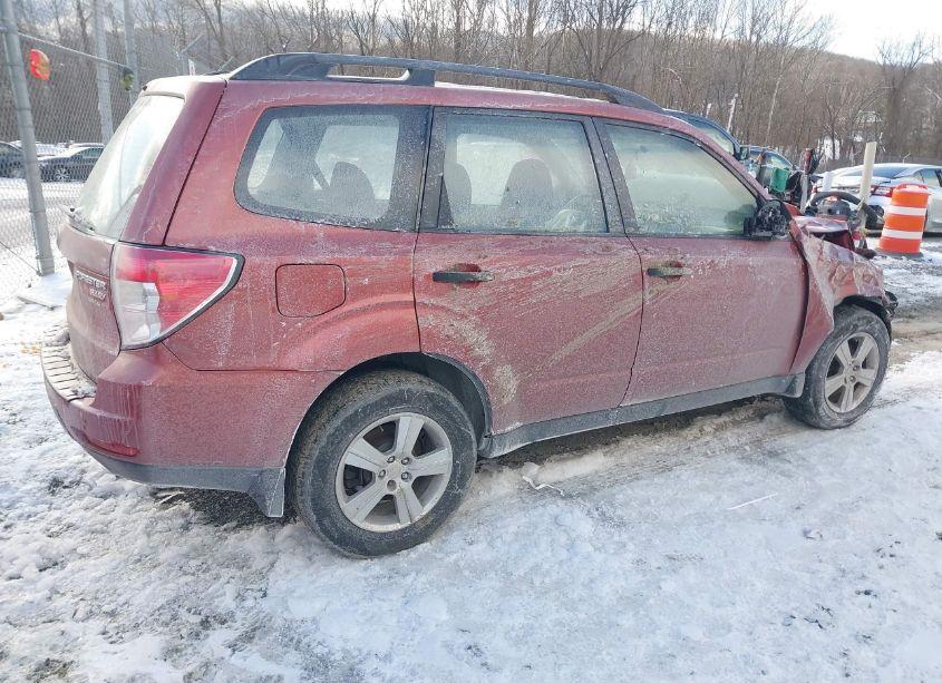 Photo 4 of 2011 Subaru Forester 2.5X (VIN JF2SHABC9BH738528)