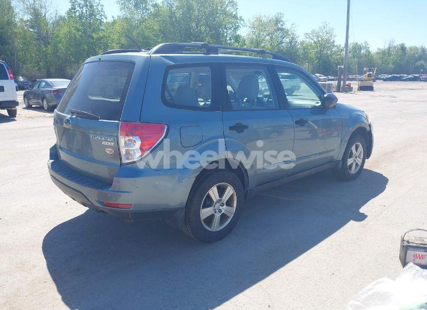 Photo 4 of 2013 Subaru Forester 2.5X (VIN JF2SHABC9DG404623)