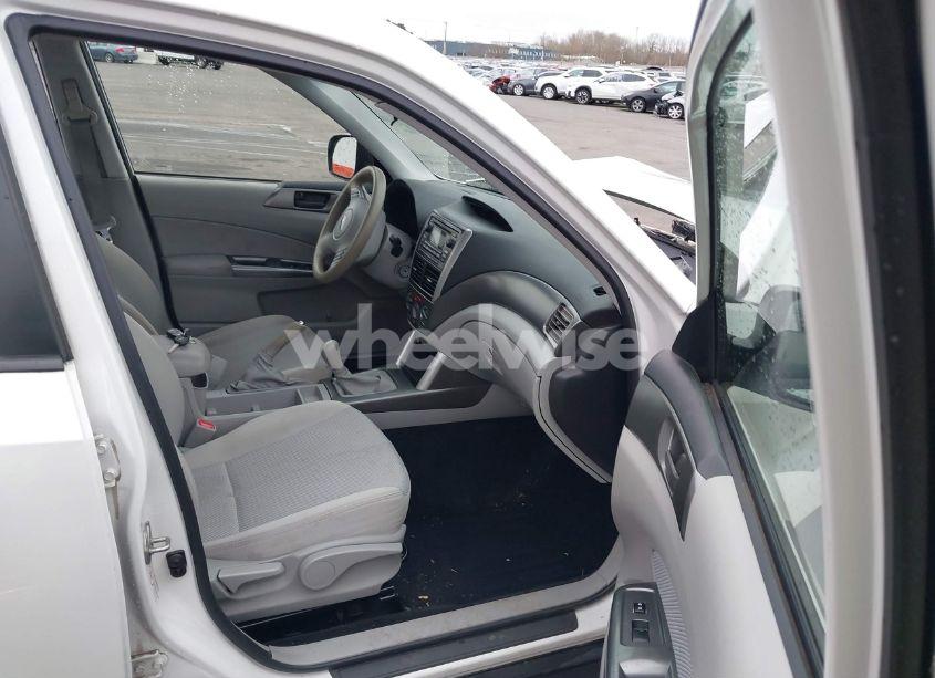 Photo 5 of 2013 Subaru Forester 2.5X (VIN JF2SHABC9DG419820)