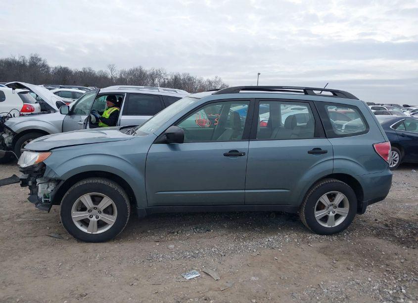 Photo 14 of 2013 Subaru Forester 2.5X (VIN JF2SHABC9DH418385)