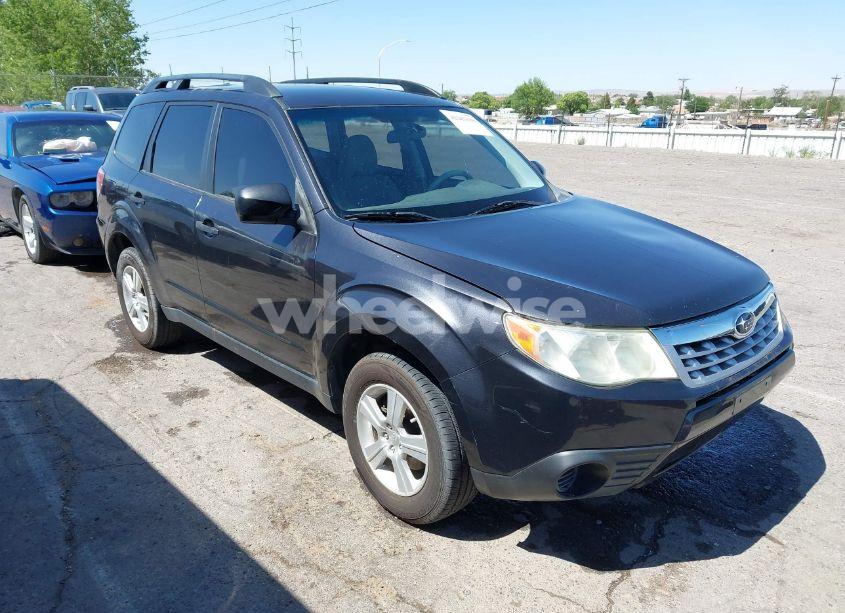 2012 Subaru Forester 2.5X (VIN JF2SHABCXCH403876) main photo