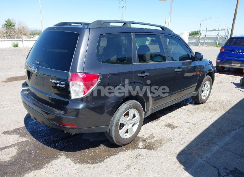 Photo 4 of 2012 Subaru Forester 2.5X (VIN JF2SHABCXCH403876)