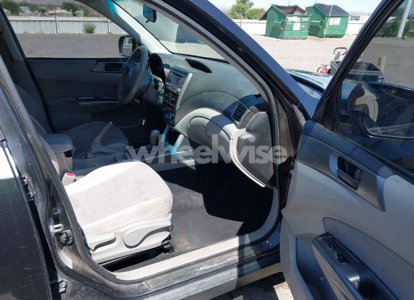 Photo 5 of 2012 Subaru Forester 2.5X (VIN JF2SHABCXCH403876)