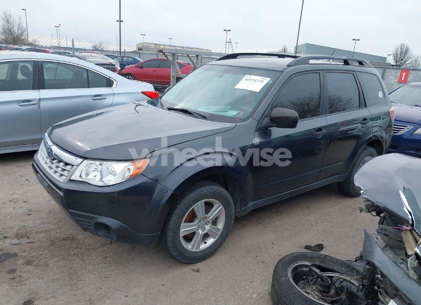 Photo 2 of 2012 Subaru Forester 2.5X (VIN JF2SHABCXCH469585)