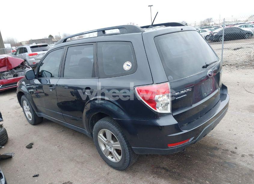 Photo 3 of 2012 Subaru Forester 2.5X (VIN JF2SHABCXCH469585)