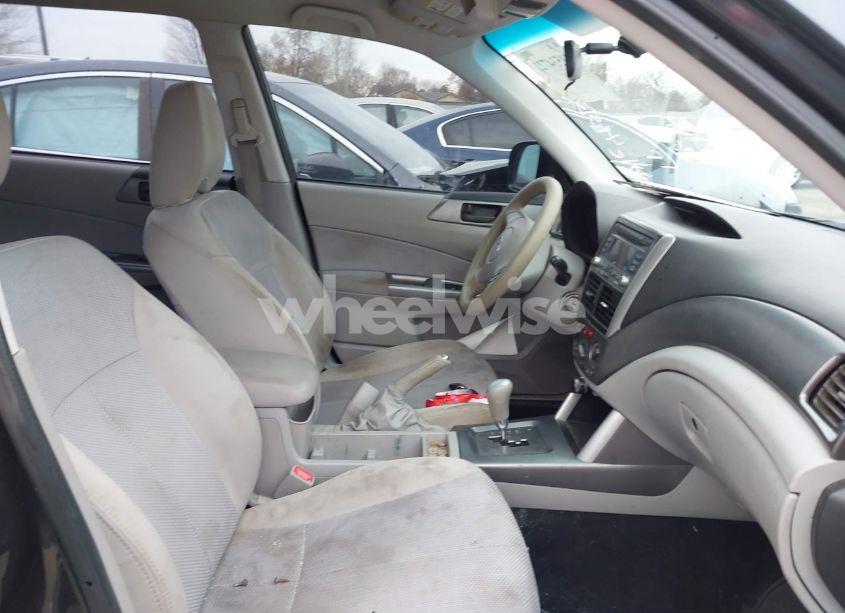 Photo 5 of 2012 Subaru Forester 2.5X (VIN JF2SHABCXCH469585)
