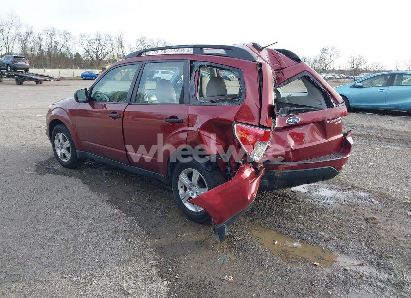 Photo 3 of 2013 Subaru Forester 2.5X (VIN JF2SHABCXDH416600)