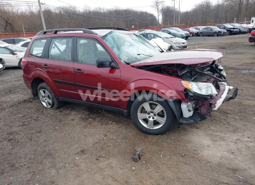 2013 Subaru Forester 2.5X (VIN JF2SHABCXDH438385) main photo
