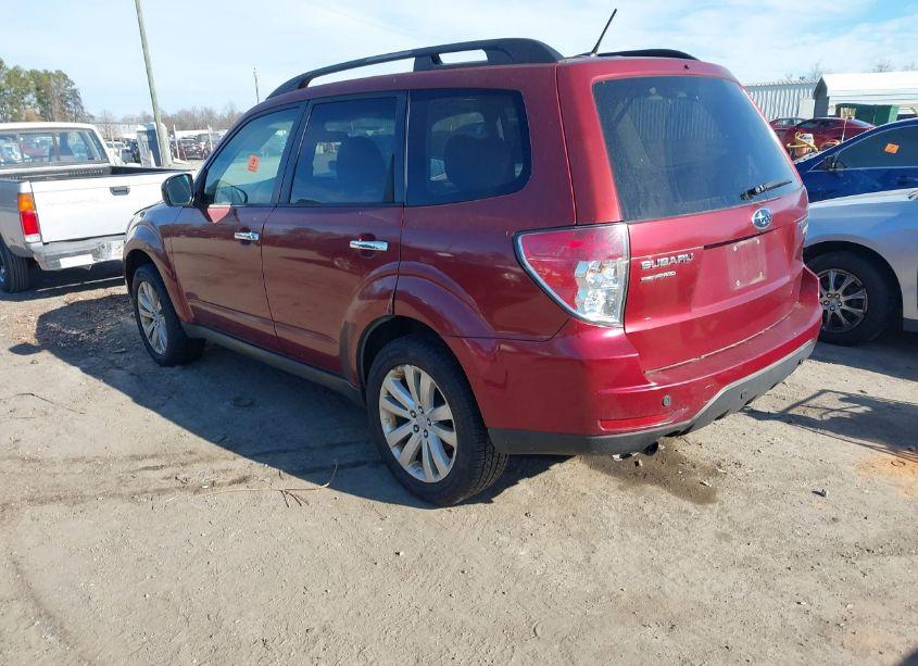 Photo 3 of 2011 Subaru Forester 2.5X PREMIUM (VIN JF2SHACC0BH702516)
