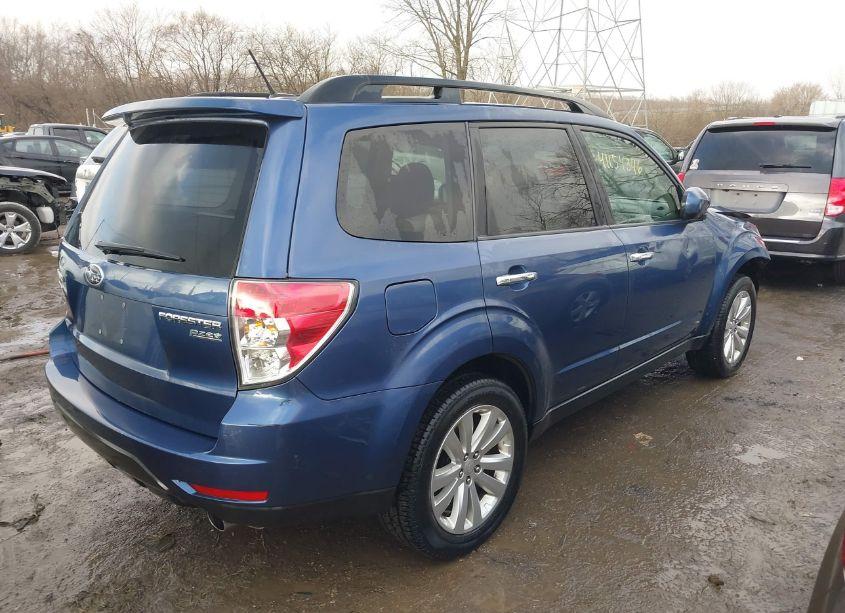 Photo 4 of 2012 Subaru Forester 2.5X PREMIUM (VIN JF2SHACC0CG415071)
