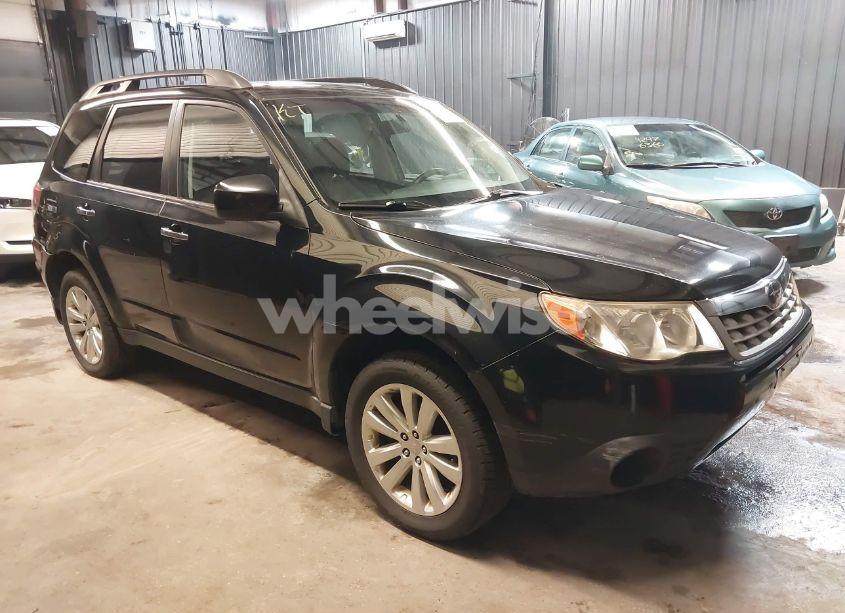 2011 Subaru Forester 2.5X PREMIUM (VIN JF2SHACC1BG732095) main photo