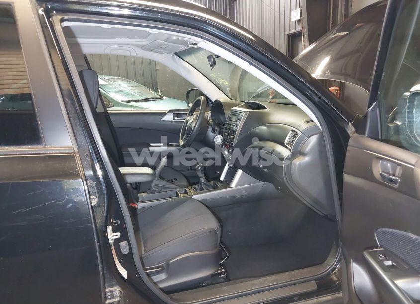 Photo 5 of 2011 Subaru Forester 2.5X PREMIUM (VIN JF2SHACC1BG732095)