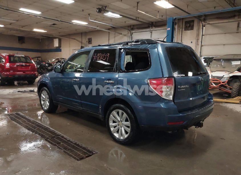 Photo 3 of 2011 Subaru Forester 2.5X PREMIUM (VIN JF2SHACC1BH728221)