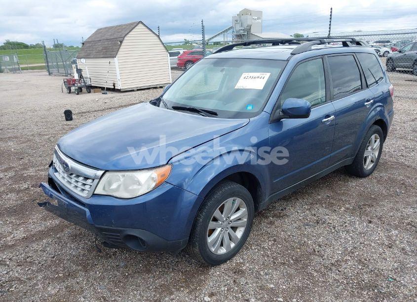 Photo 2 of 2011 Subaru Forester 2.5X PREMIUM (VIN JF2SHACC3BH720685)