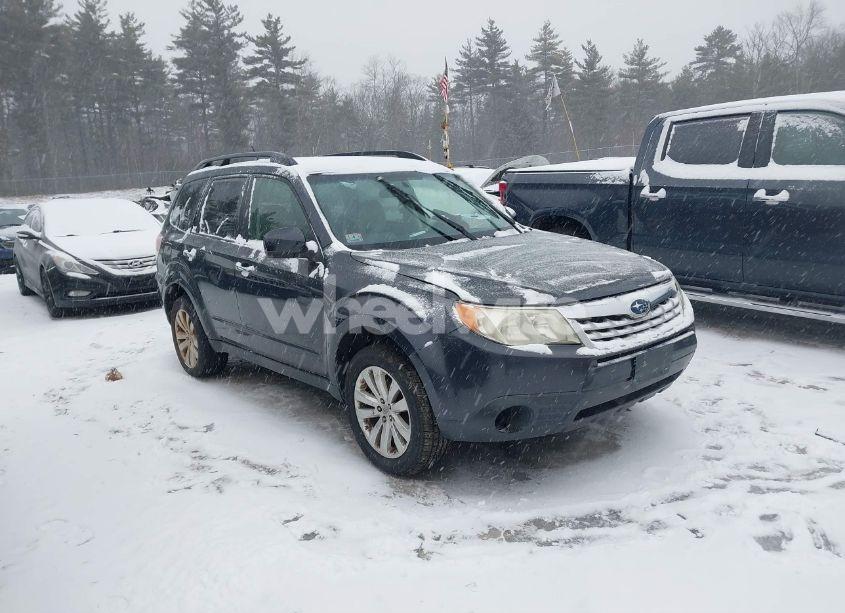 2012 Subaru Forester 2.5X PREMIUM (VIN JF2SHACC9CH424958) main photo