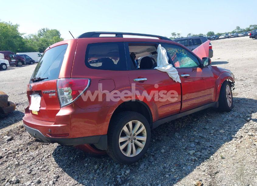 Photo 4 of 2011 Subaru Forester 2.5X PREMIUM (VIN JF2SHACCXBH707402)