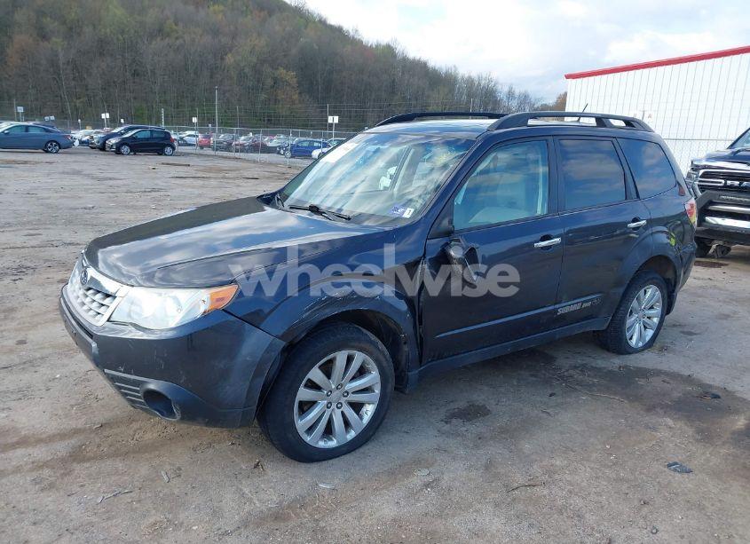 Photo 2 of 2011 Subaru Forester 2.5X PREMIUM (VIN JF2SHADC0BH728404)