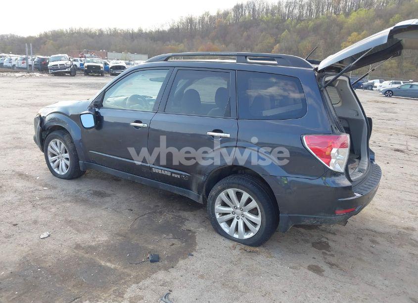 Photo 3 of 2011 Subaru Forester 2.5X PREMIUM (VIN JF2SHADC0BH728404)