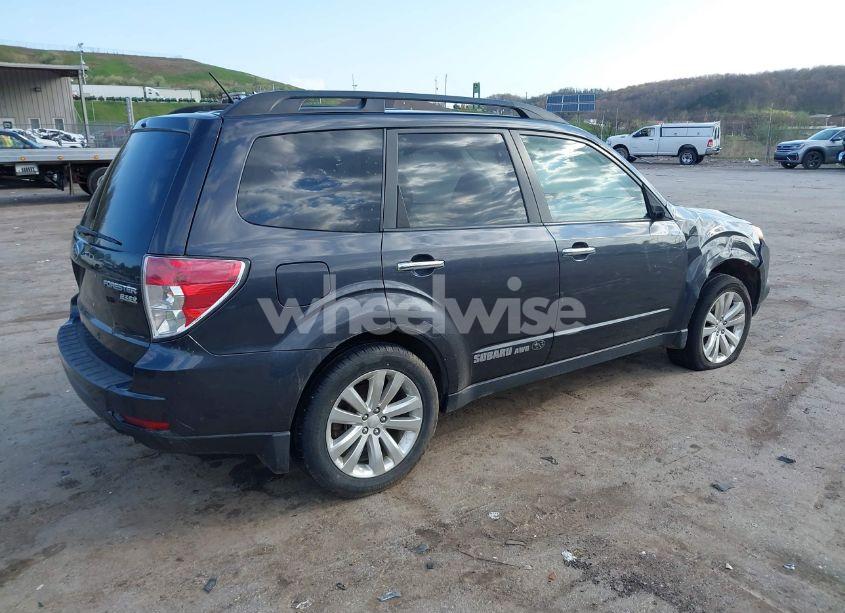 Photo 4 of 2011 Subaru Forester 2.5X PREMIUM (VIN JF2SHADC0BH728404)