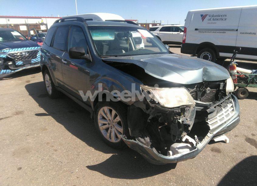 2011 Subaru Forester 2.5X PREMIUM (VIN JF2SHADC0BH750905) main photo