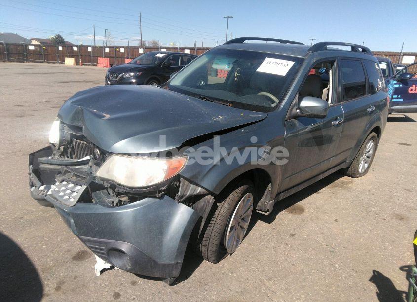 Photo 2 of 2011 Subaru Forester 2.5X PREMIUM (VIN JF2SHADC0BH750905)