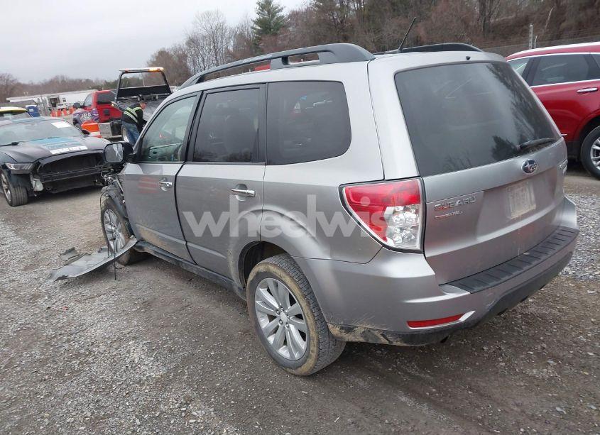 Photo 3 of 2011 Subaru Forester 2.5X PREMIUM (VIN JF2SHADC0BH755960)