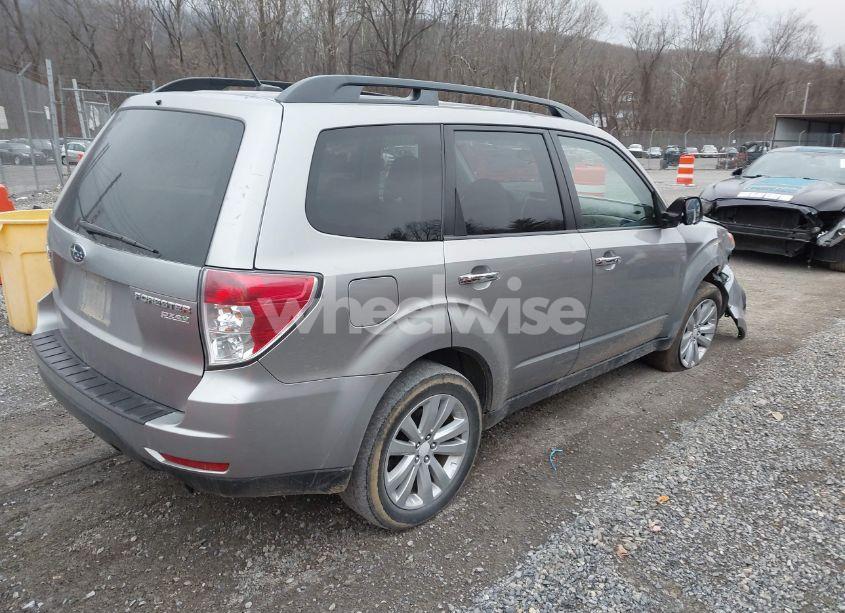 Photo 4 of 2011 Subaru Forester 2.5X PREMIUM (VIN JF2SHADC0BH755960)