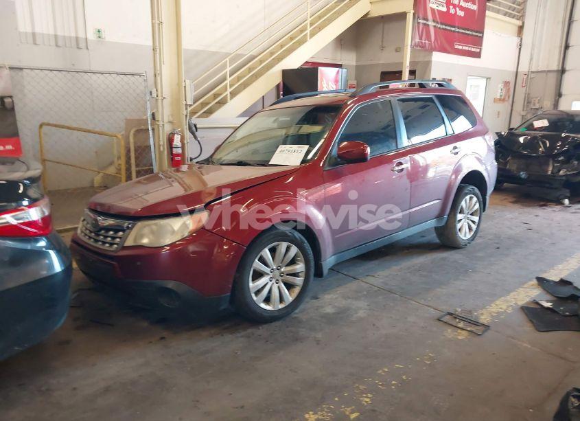 Photo 2 of 2011 Subaru Forester 2.5X PREMIUM (VIN JF2SHADC0BH763427)