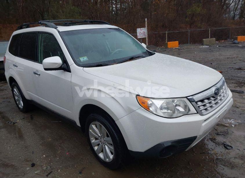 2012 Subaru Forester 2.5X PREMIUM (VIN JF2SHADC0CH405231) main photo