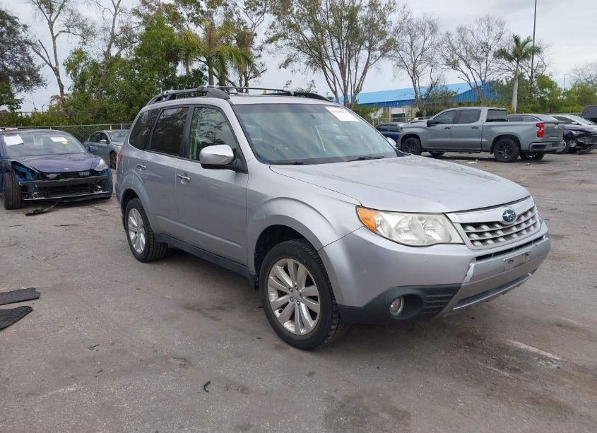 2013 Subaru Forester 2.5X PREMIUM (VIN JF2SHADC0DH400757) main photo