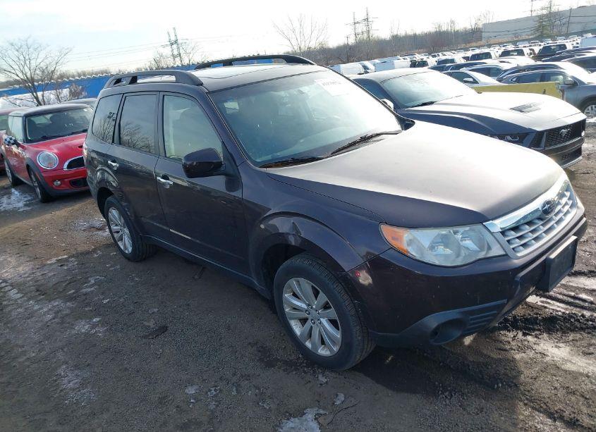 2013 Subaru Forester 2.5X PREMIUM (VIN JF2SHADC0DH415016) main photo