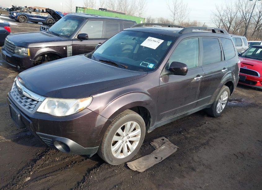 Photo 2 of 2013 Subaru Forester 2.5X PREMIUM (VIN JF2SHADC0DH415016)