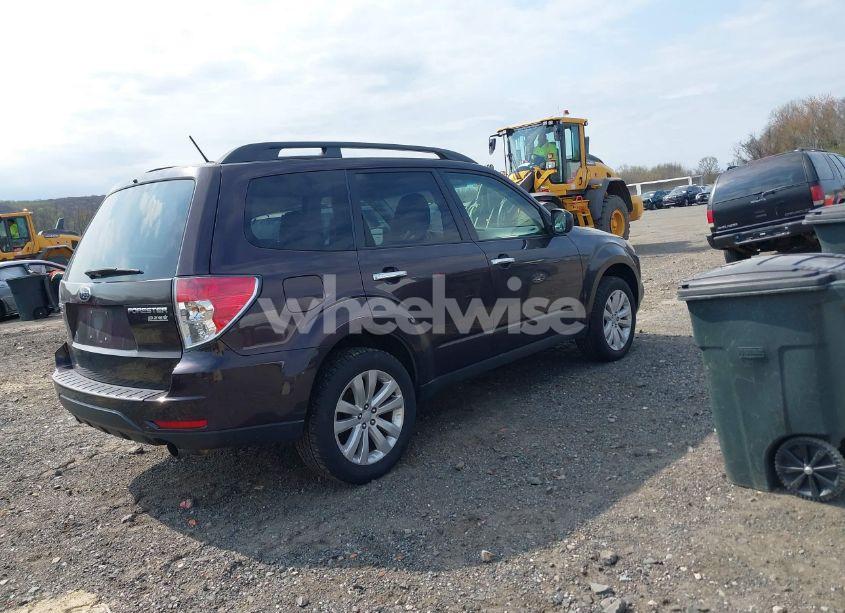 Photo 4 of 2013 Subaru Forester 2.5X PREMIUM (VIN JF2SHADC0DH418224)