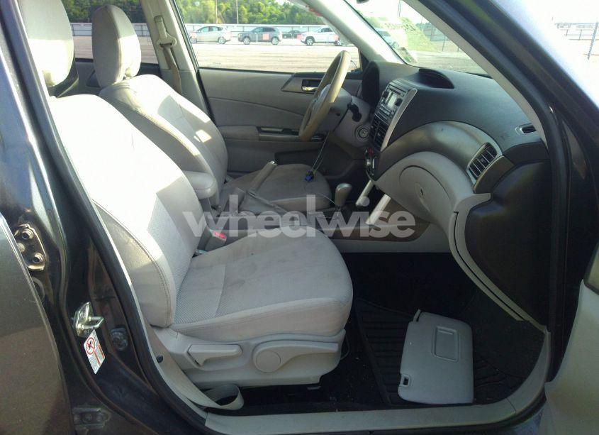 Photo 5 of 2013 Subaru Forester 2.5X PREMIUM (VIN JF2SHADC0DH418837)