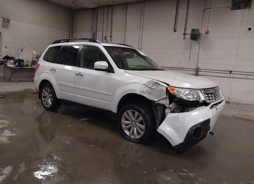 2013 Subaru Forester 2.5X PREMIUM (VIN JF2SHADC0DH436805) main photo