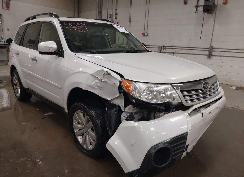 Photo 6 of 2013 Subaru Forester 2.5X PREMIUM (VIN JF2SHADC0DH436805)