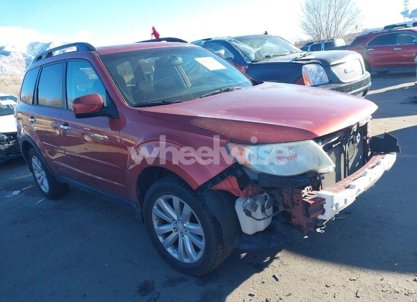 2011 Subaru Forester 2.5X PREMIUM (VIN JF2SHADC1BH758432) main photo