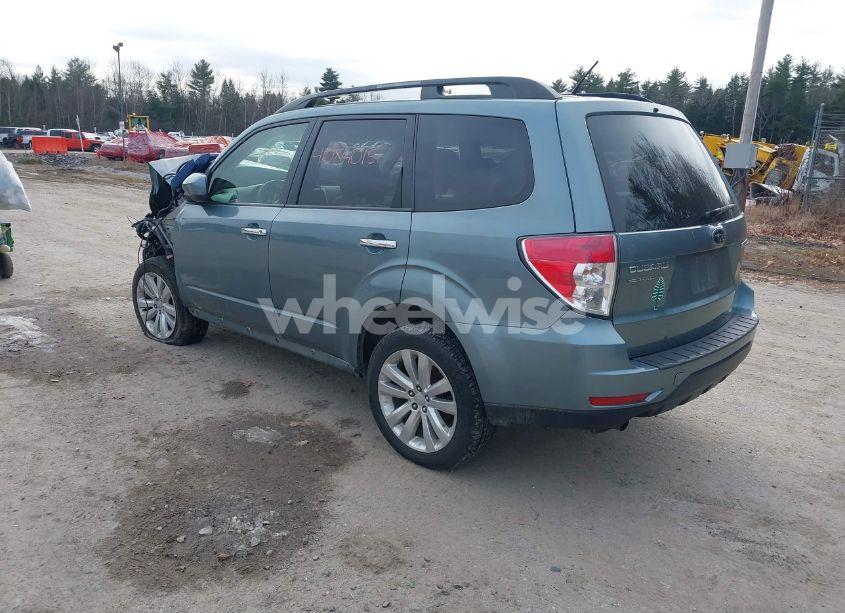 Photo 3 of 2013 Subaru Forester 2.5X PREMIUM (VIN JF2SHADC1DH417194)