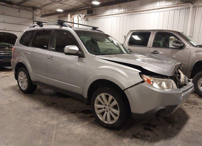 2013 Subaru Forester 2.5X PREMIUM (VIN JF2SHADC1DH434125) main photo