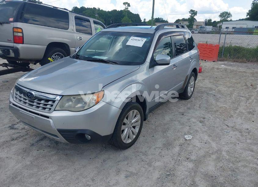 Photo 2 of 2013 Subaru Forester 2.5X PREMIUM (VIN JF2SHADC1DH435534)