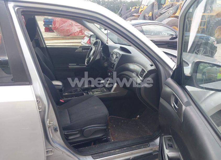 Photo 5 of 2013 Subaru Forester 2.5X PREMIUM (VIN JF2SHADC1DH435534)