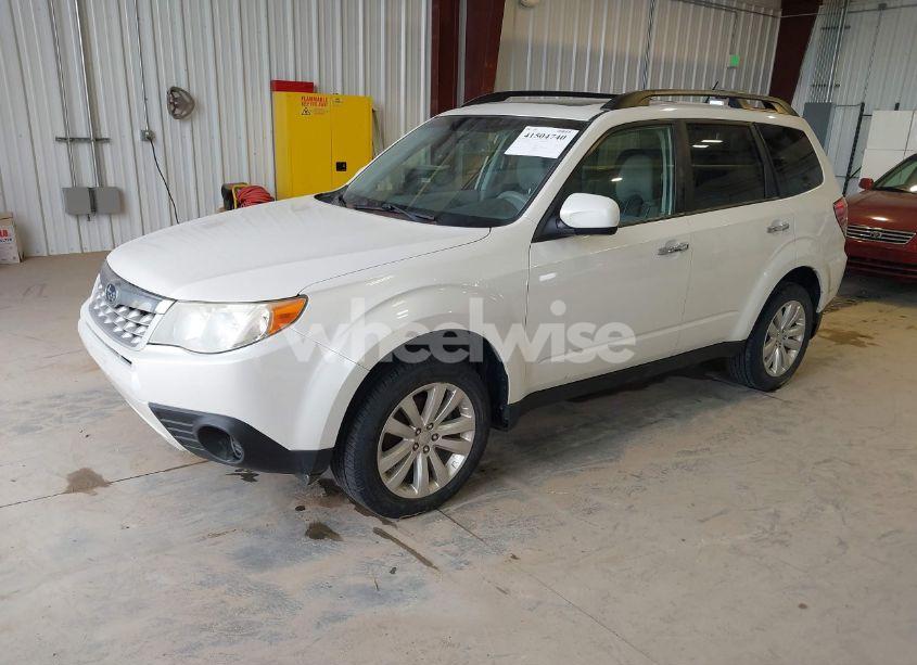 Photo 2 of 2011 Subaru Forester 2.5X PREMIUM (VIN JF2SHADC2BH713063)