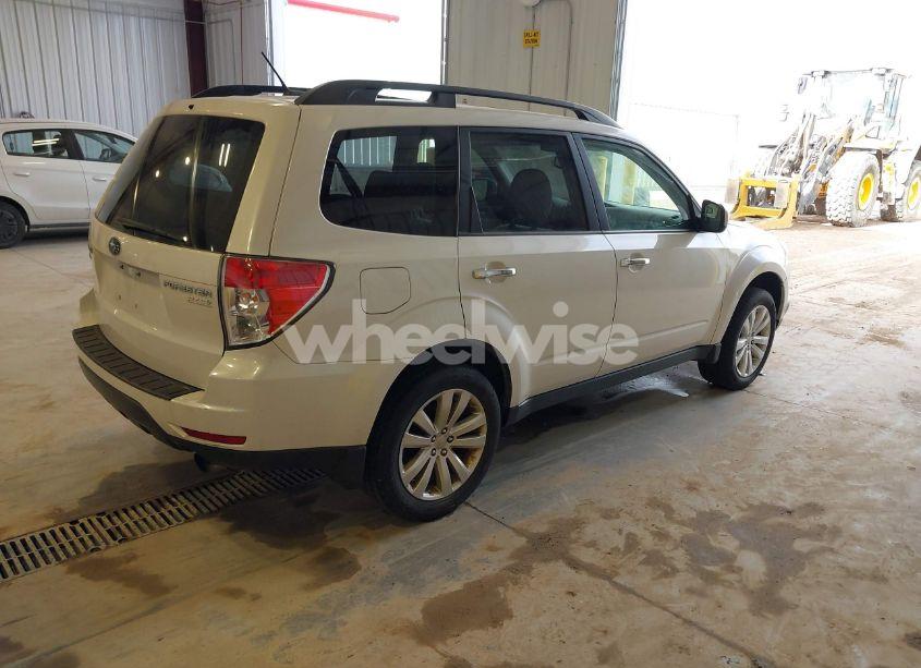 Photo 4 of 2011 Subaru Forester 2.5X PREMIUM (VIN JF2SHADC2BH713063)