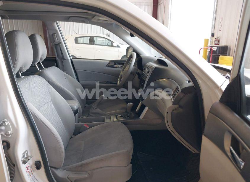 Photo 5 of 2011 Subaru Forester 2.5X PREMIUM (VIN JF2SHADC2BH713063)