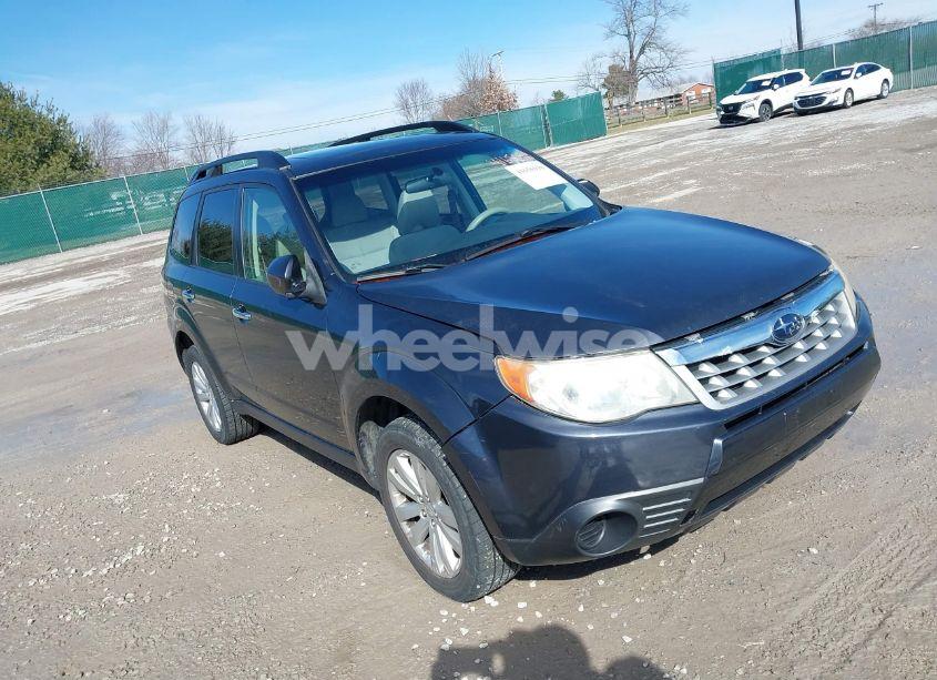 2012 Subaru Forester 2.5X PREMIUM (VIN JF2SHADC2CH458528) main photo