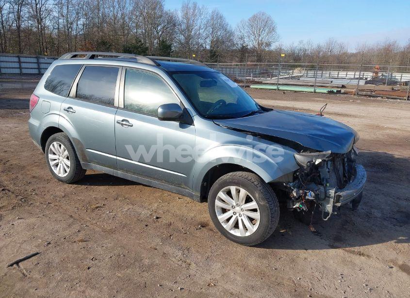 2013 Subaru Forester 2.5X PREMIUM (VIN JF2SHADC2DG437797) main photo
